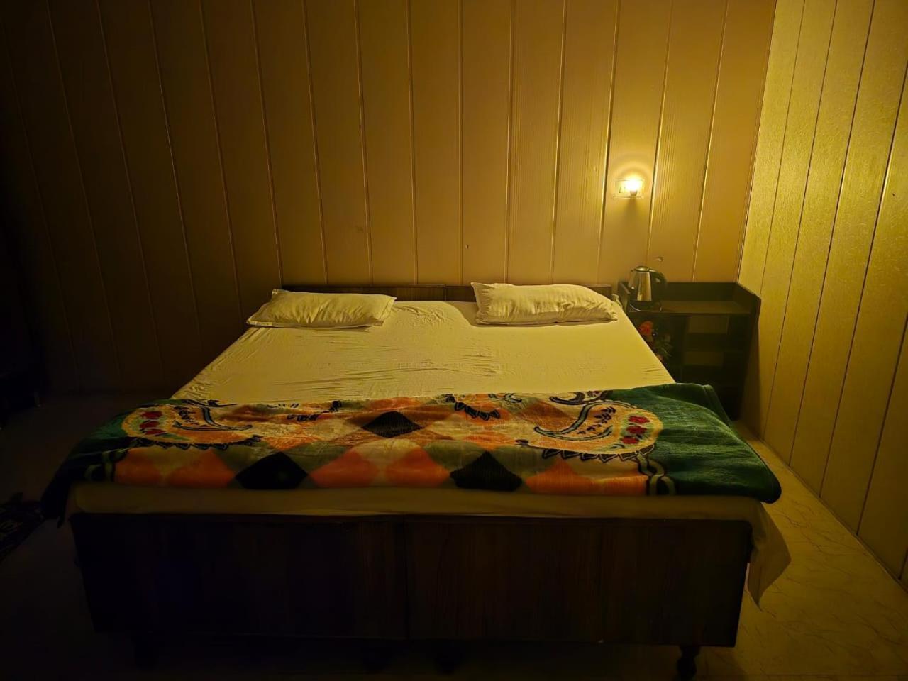 Kashi Shree Apartment พาราณสี ภายนอก รูปภาพ